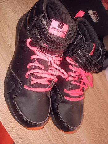 Chaussures Domyos montantes taille 42 noires et roses, sport tendance