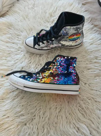 Converse rainbow LGBT+ p38
