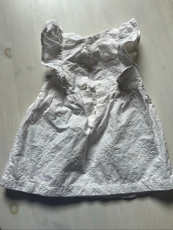 Robe blanche 3 mois - photo numéro 4