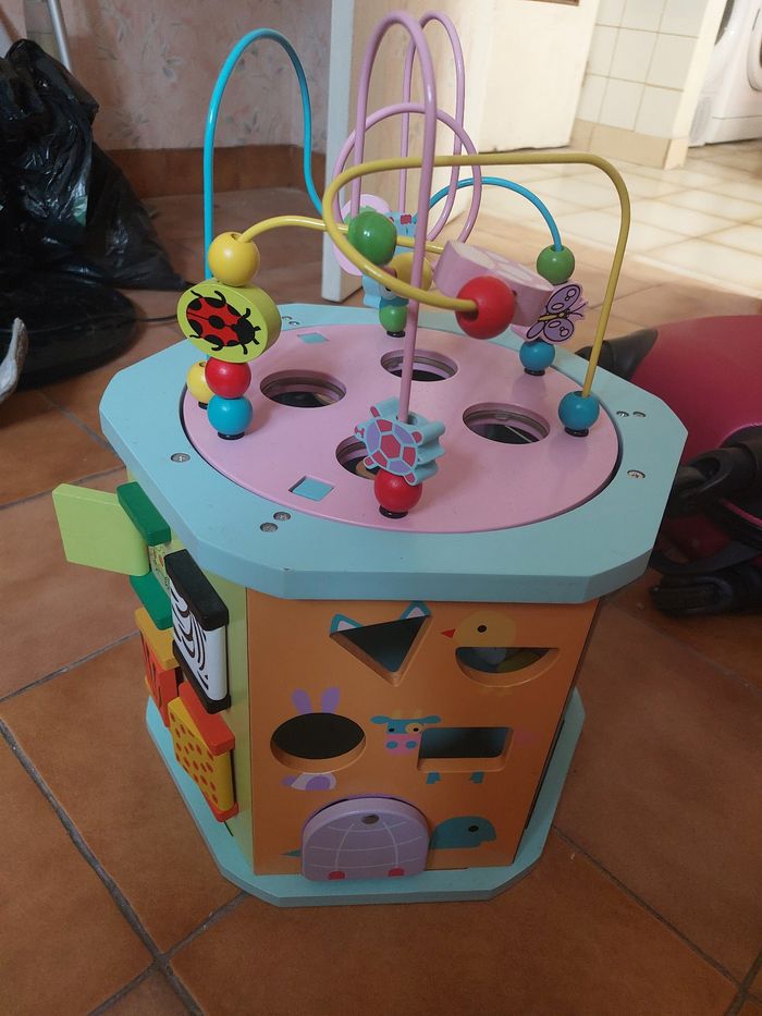 Cube activités en bois