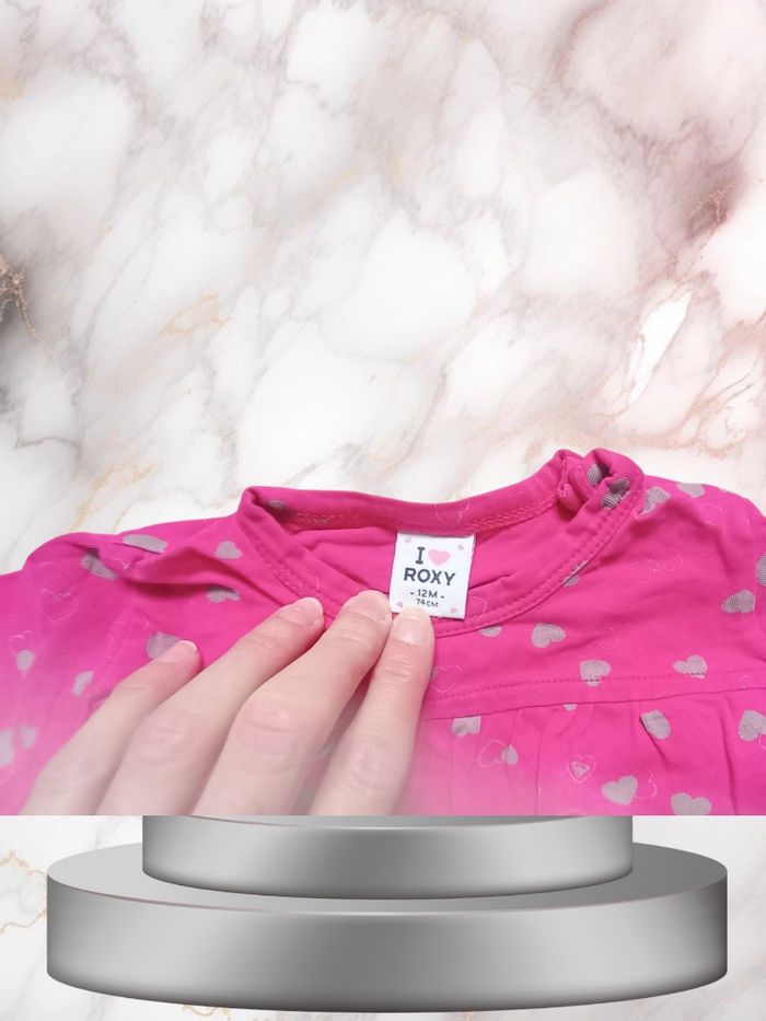 T-shirt Manches Longues Fushia à Petits Cœurs Gris taille 12 mois bébé fille - photo numéro 5