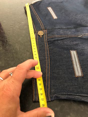 Pantacourt mais taille petit très sympa avec des bottes k