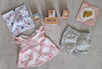 Ensemble P'tit Bisou blouse rose + short gris 3M (TBE)