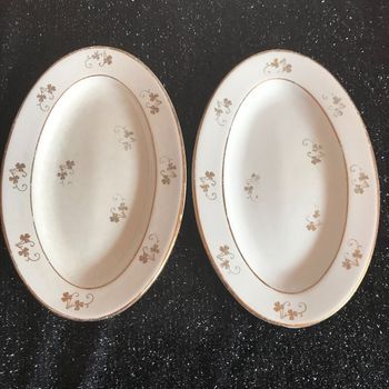 lot 2 soucoupes en demi porcelaine * prix 3e* kiki60230