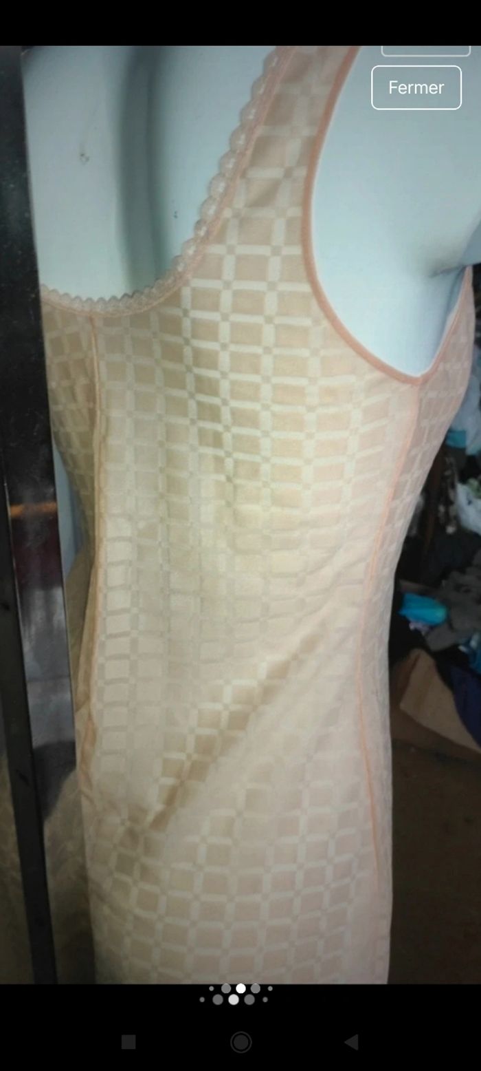 Très belle nuisette L1 - photo numéro 2