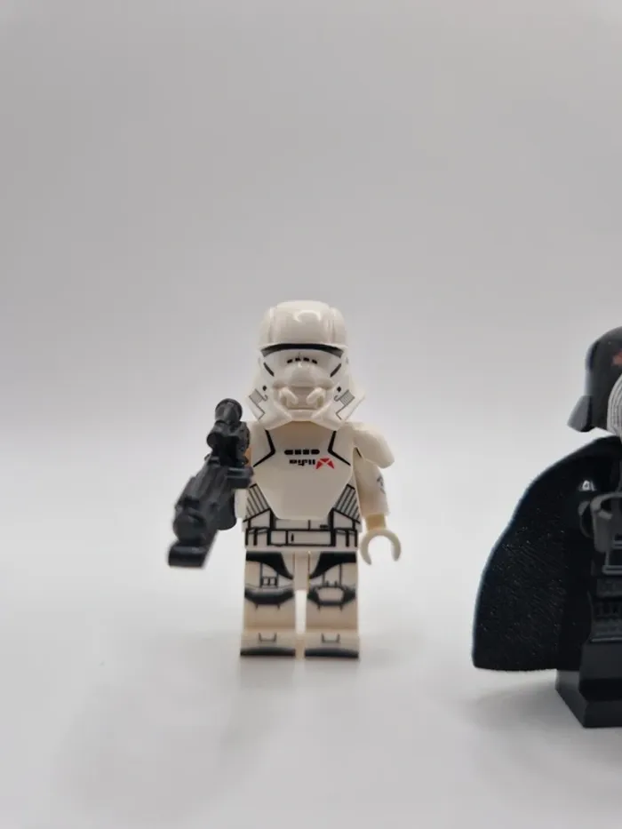 Figurines type lego Sith Kylo Ren + 2 stormtroopers avec jetpack star wars - photo numéro 3