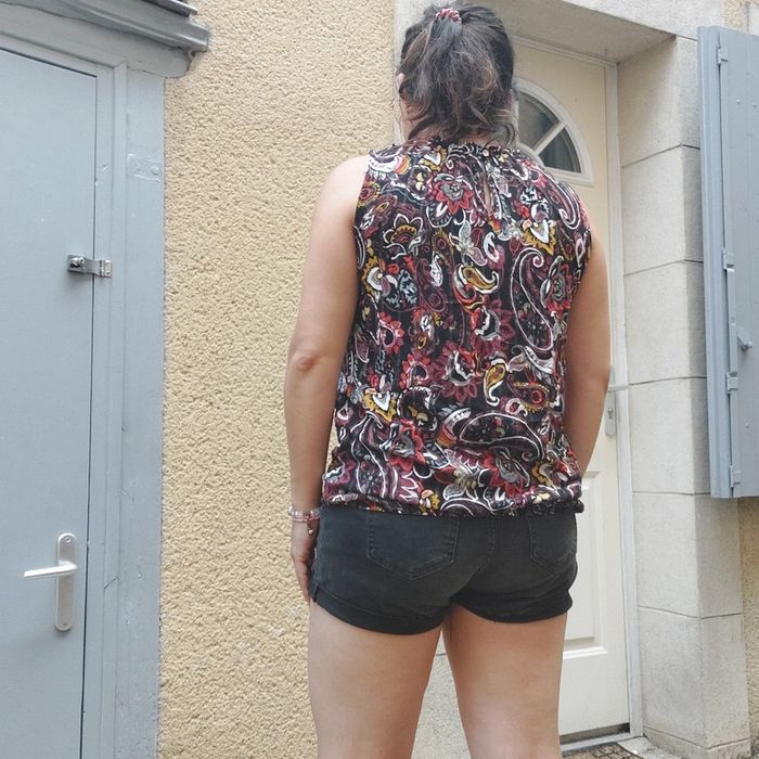 Joli haut taille L - photo numéro 4