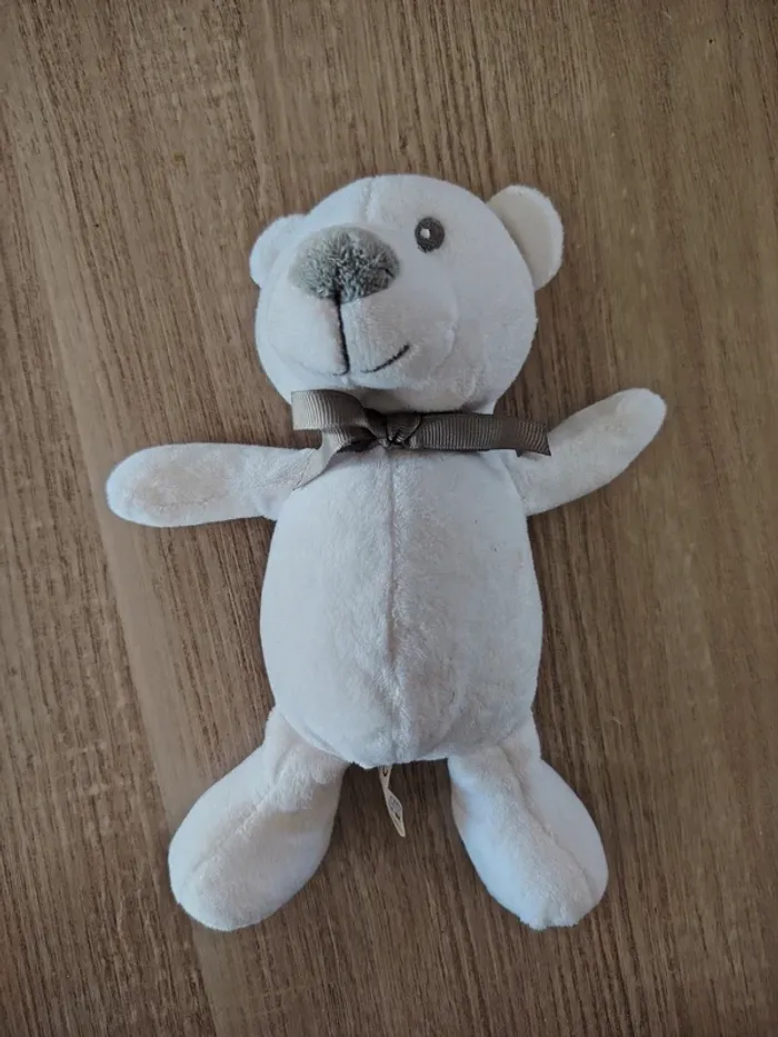 Petit nounours blanc