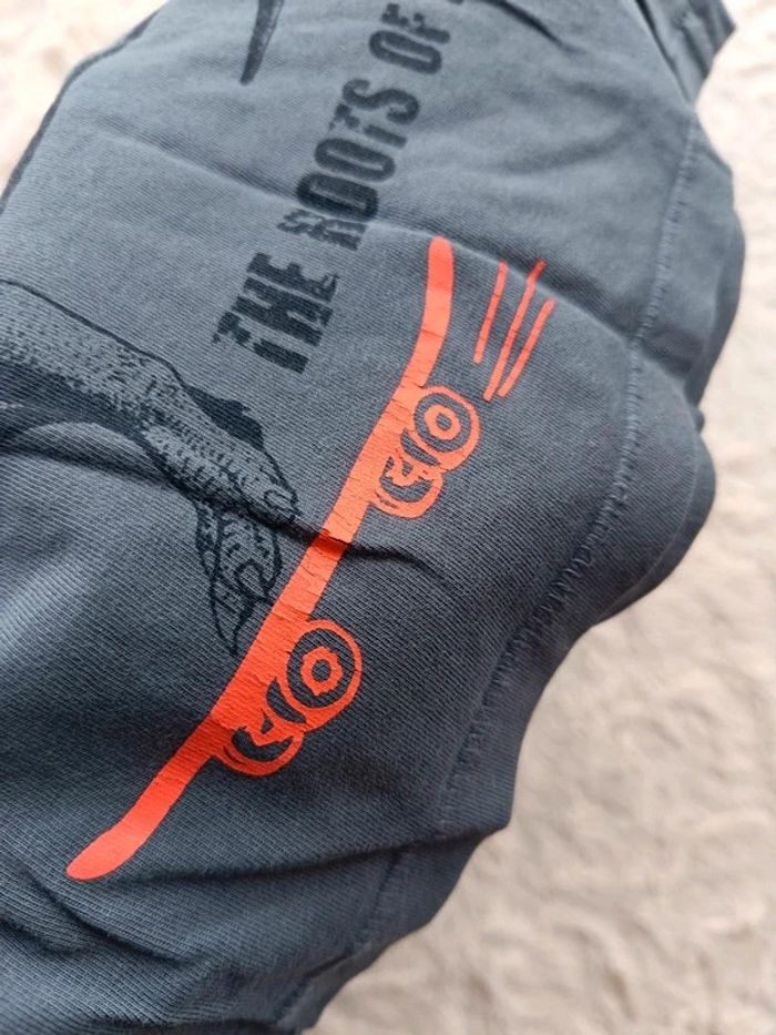 Tee shirt manches longues Garçon 4 ans Dinosaure skateboard Flying Kiabi 100% coton - photo numéro 9