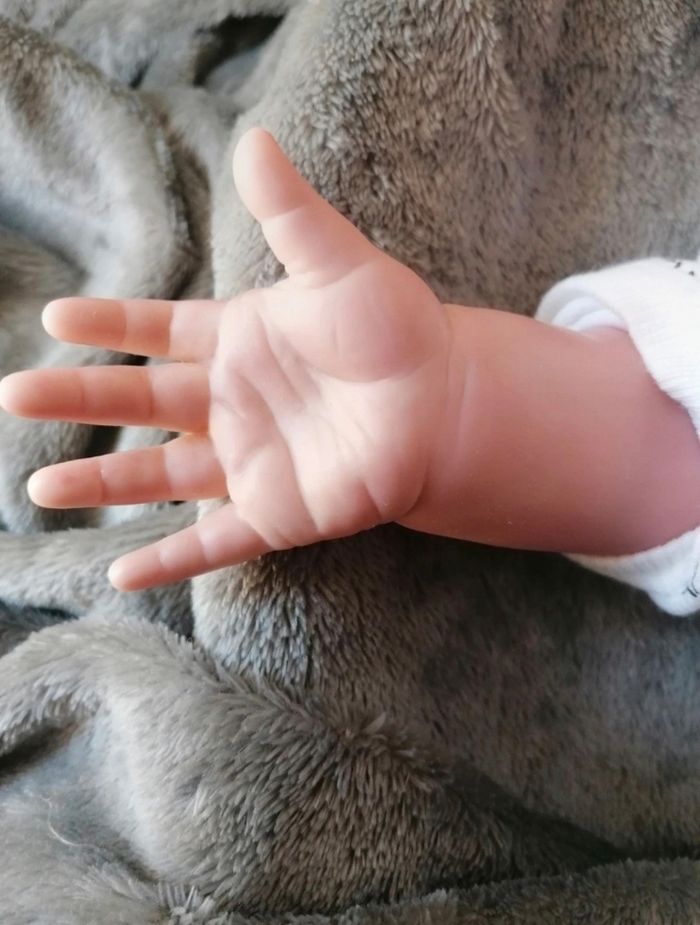 Poupée reborn neuve - photo numéro 7