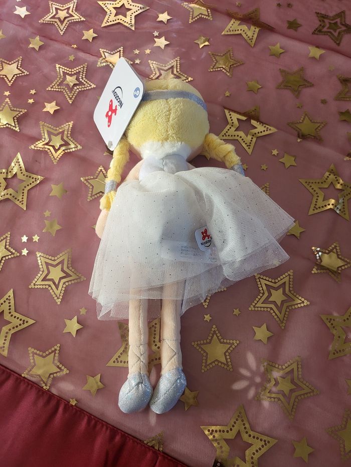 Une poupée princesse - photo numéro 2