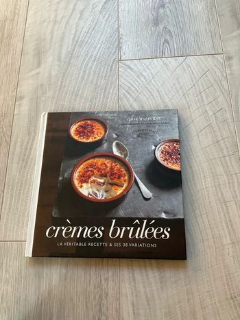 Livre de recettes de crèmes brûlées