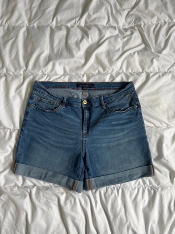 Short en jean femme Tommy Hilfiger – taille 10 US (38 FR)
