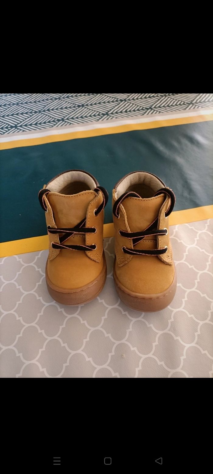 Chaussures taille 20