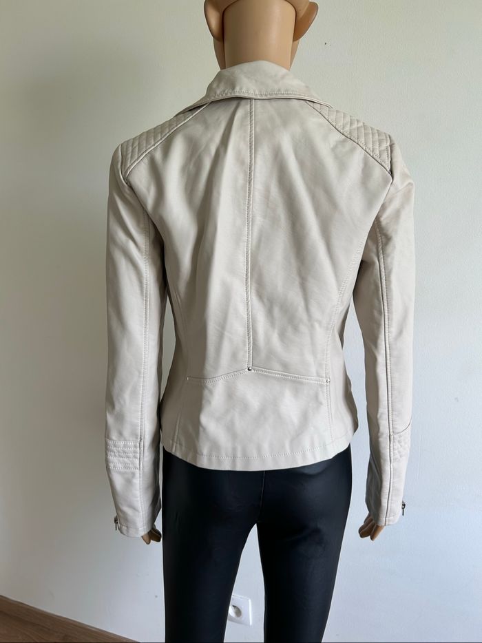 Perfecto beige en simili cuir Only taille 36 jamais porté - photo numéro 5