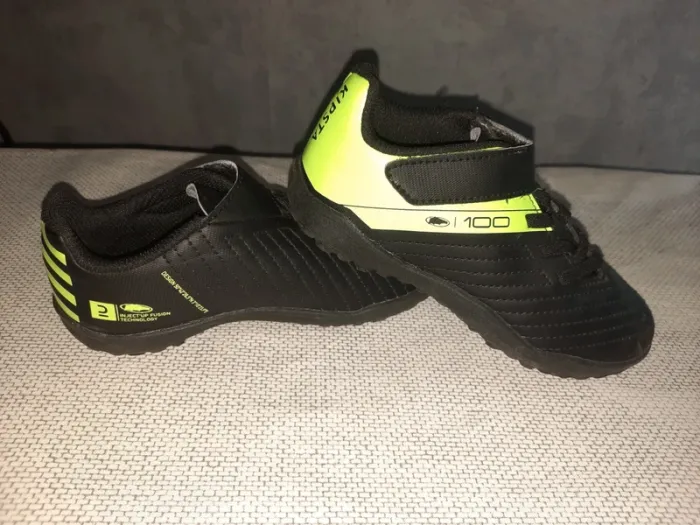 Baskets Futsal Kipsta neuves pointure 29 - photo numéro 2