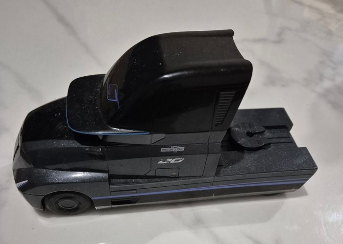 Disney Store Cars 3 Die Cast Deluxe Gale Beaufort Semi Truck metal 1/43