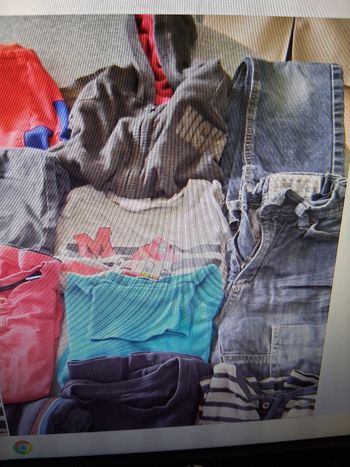 Lot de 11 vêtements  divers garçon " t- 5 ans"