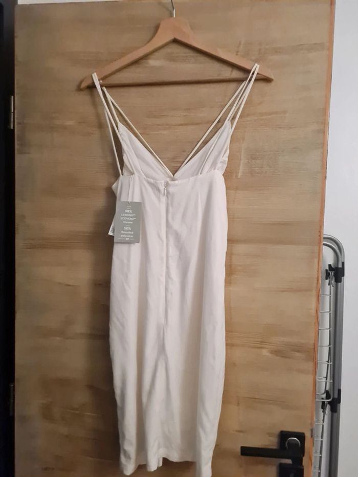 Robe ecru dos nu 🤍 - photo numéro 6