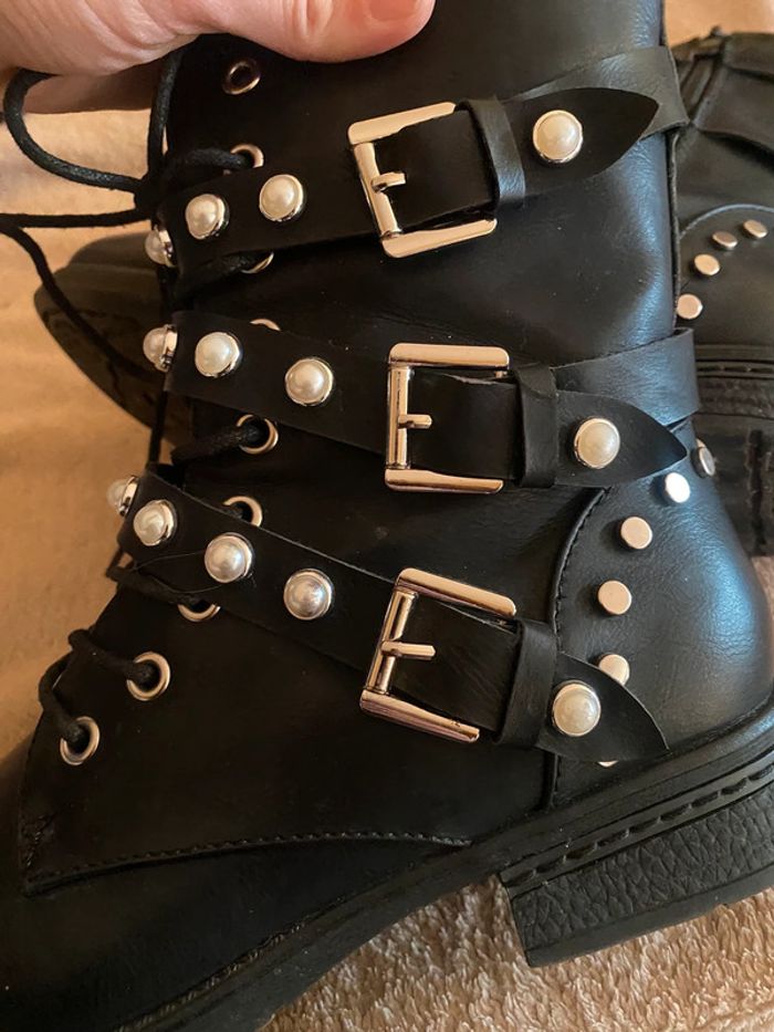 Bottines noires à perles - photo numéro 2