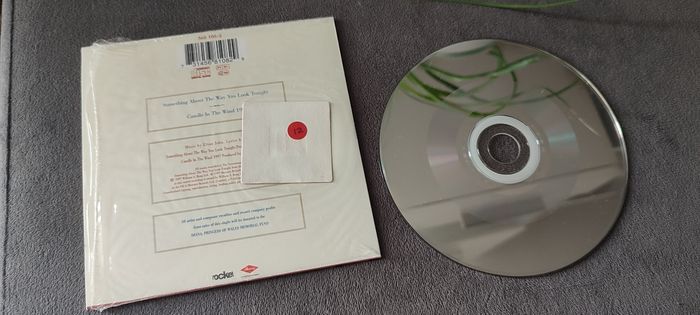 CD 2 Titres Elton John - hommage Lady Diana - photo numéro 3