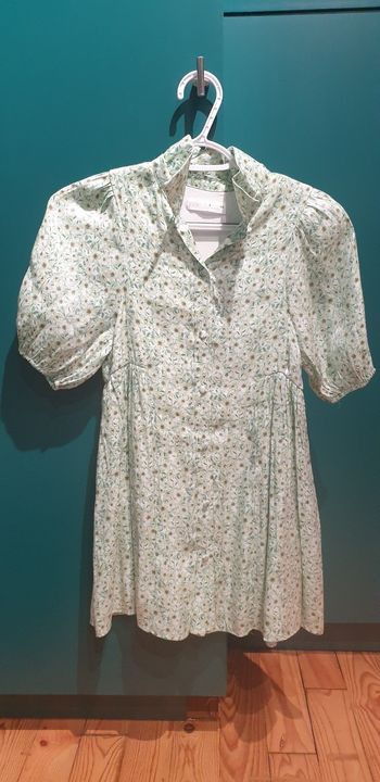 Robe zara blanche avec fleures vertes