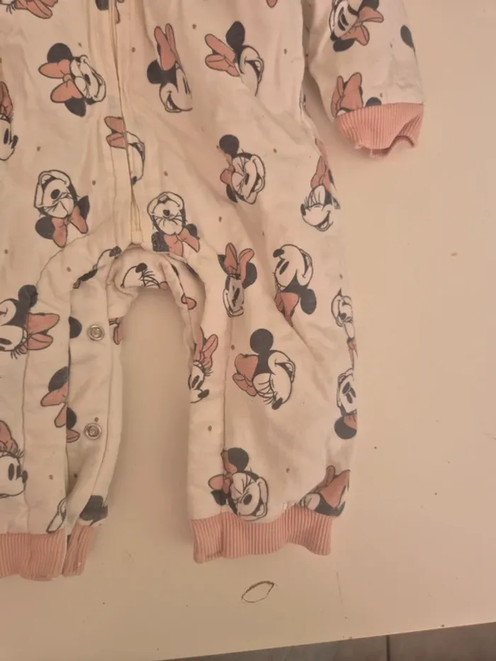 Combinaison / manteau minnie 6 mois - photo numéro 3