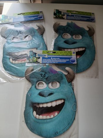 Lot de 18 masques monsters university pour déguisement