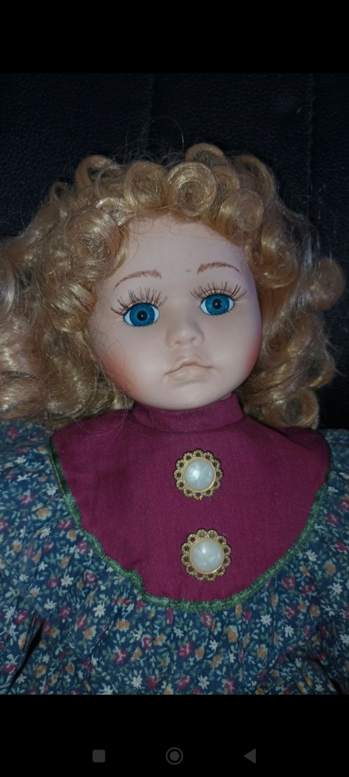 Poupée en porcelaine vintage - photo numéro 2