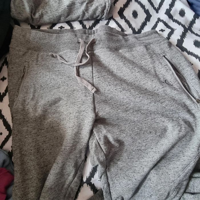 Jogging Décathlon neuf jamais porté sans étiquette gris xl
