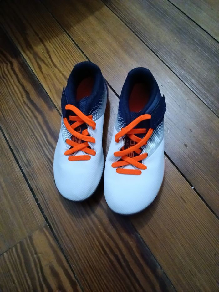 Chaussures de foot kipsta blanc et multicolore