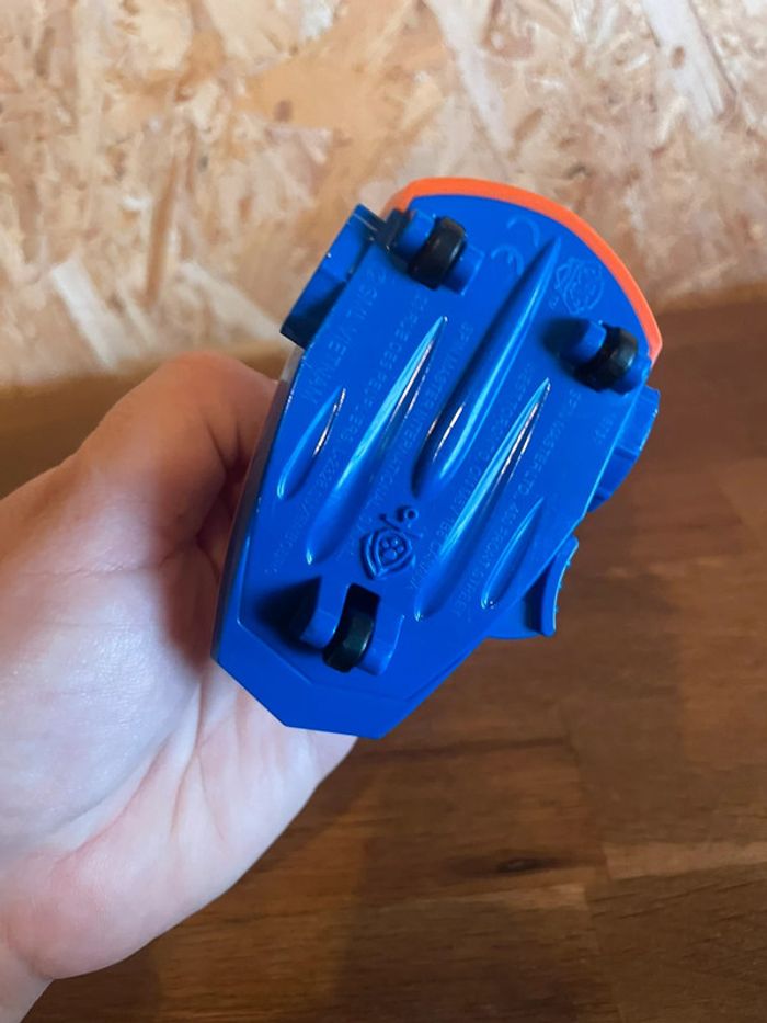 Idée cadeau 🎁 Figurine Zuma Launching Surfboard de la Pat Patrouille avec sa bouée à lancer - photo numéro 16