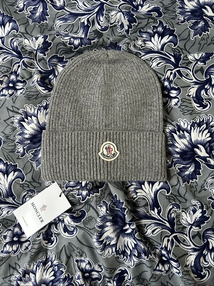 Bonnet Moncler gris foncée