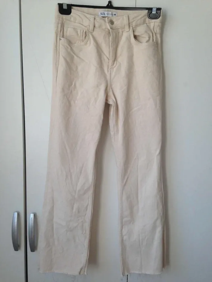 Jean taille haute jambes droites S 36 Zara - photo numéro 2