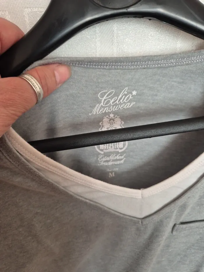 pull ou tshirt celio taille M - photo numéro 2