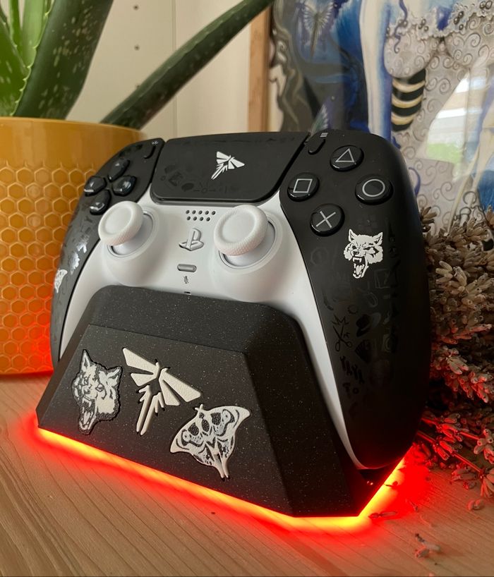 Support pour manette ps5 The Last of Us avec led rouge