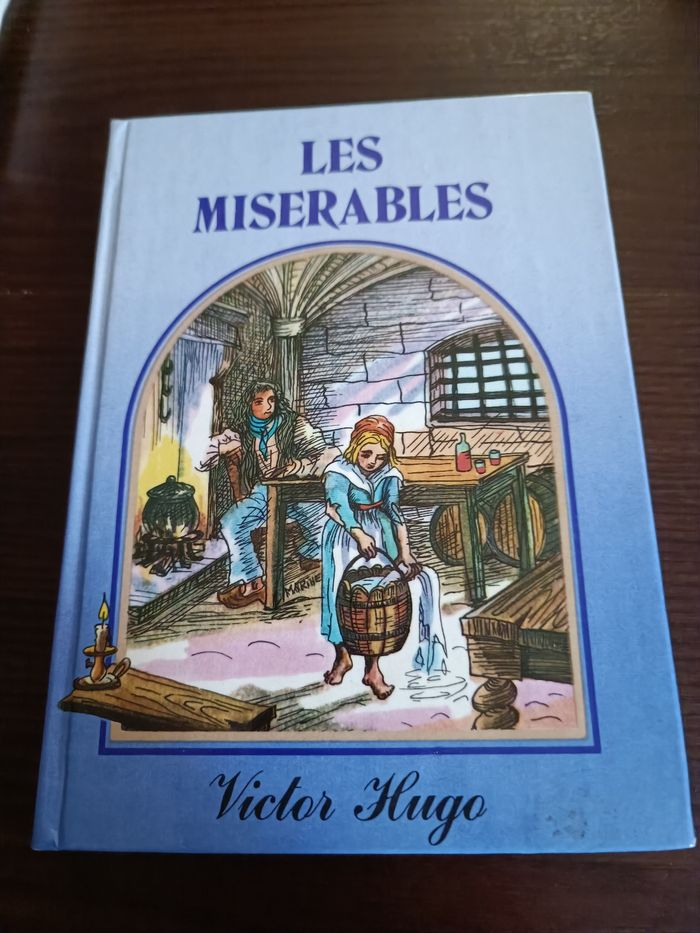 Livre les misérables Victor Hugo