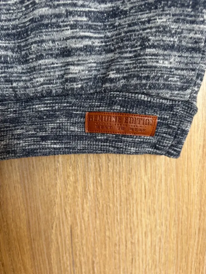 Pull bleu - photo numéro 2