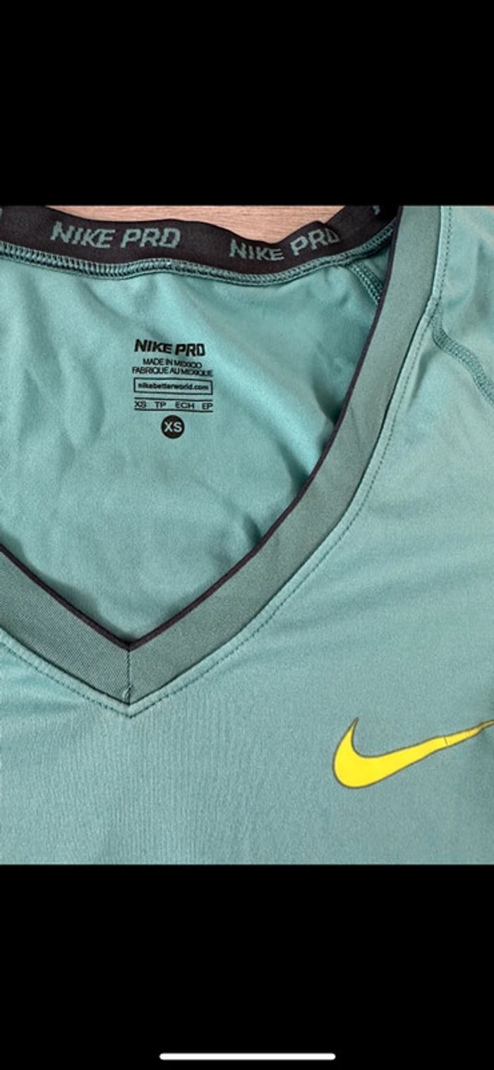 T-shirt Nike taille 34 - photo numéro 2