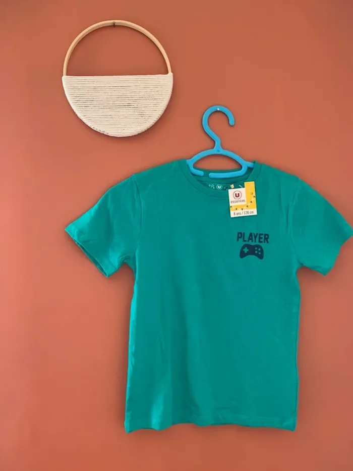 T-shirt garçon – 8 ans / 128 cm – Neuf