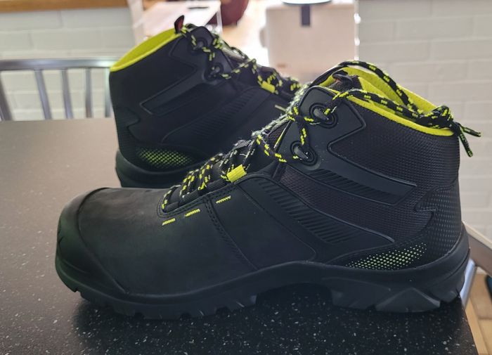 Chaussures de sécurité Heckel T 44 NEUVES - photo numéro 3