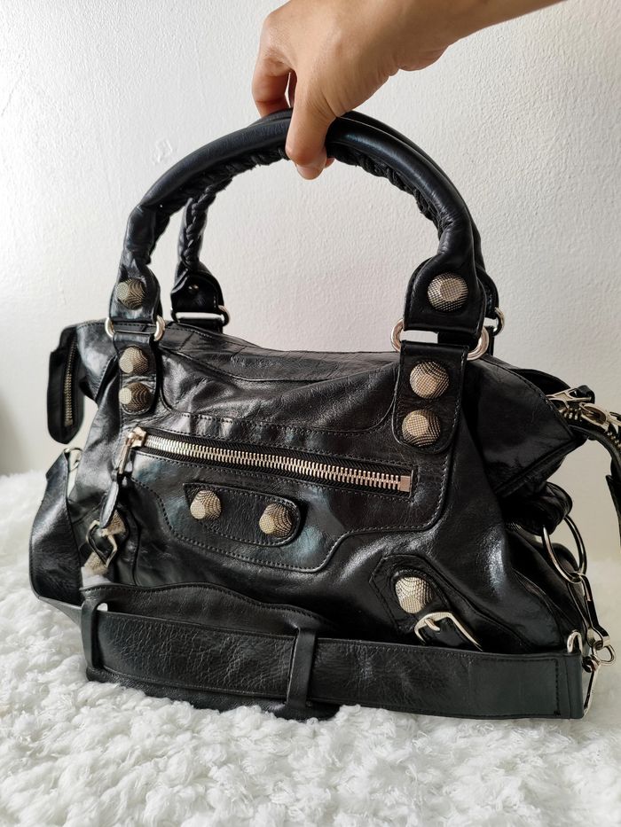 Sac à main Balenciaga modèle City en cuir noir - photo numéro 3