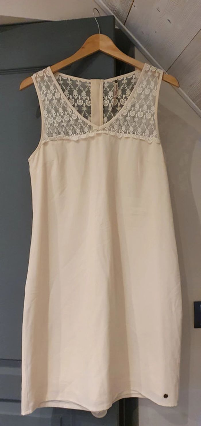 Robe avec dentelle Bonobo - taille M