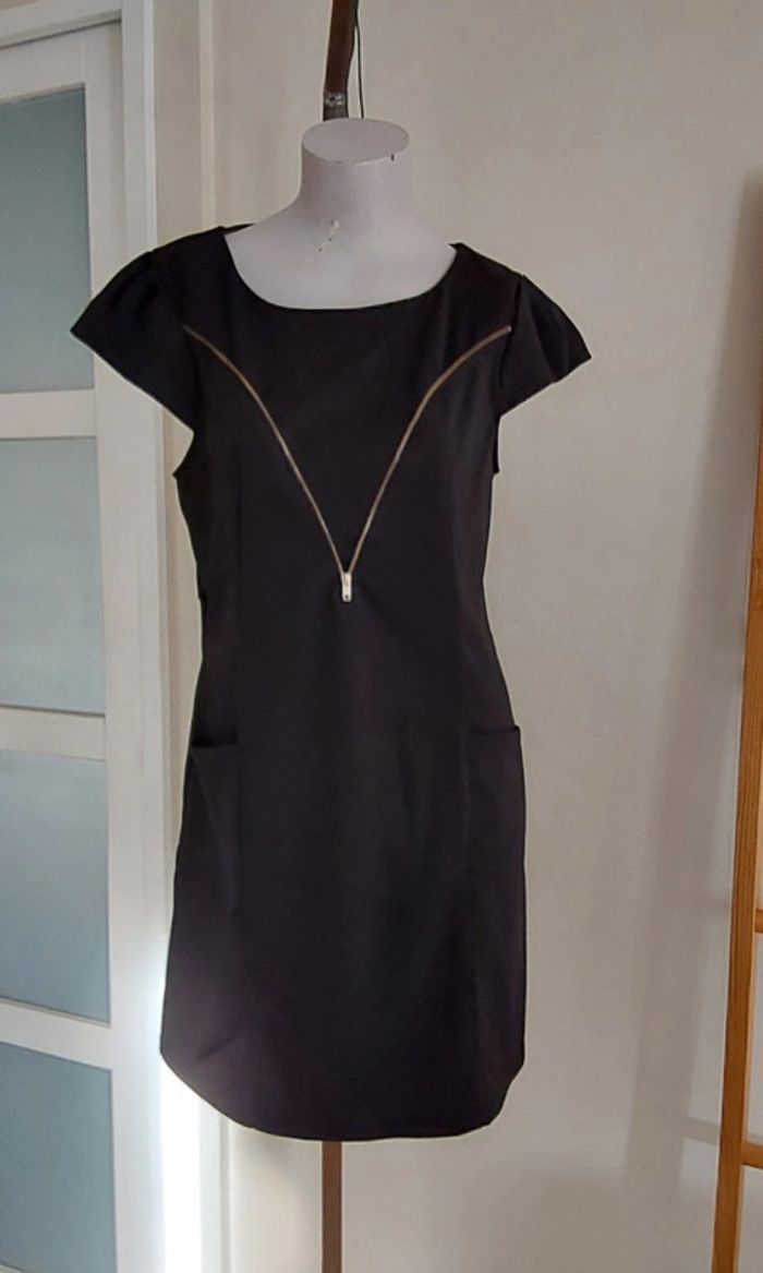 Petite robe noire Chic T 36 - photo numéro 2