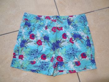 Short à fleurs T 11ans