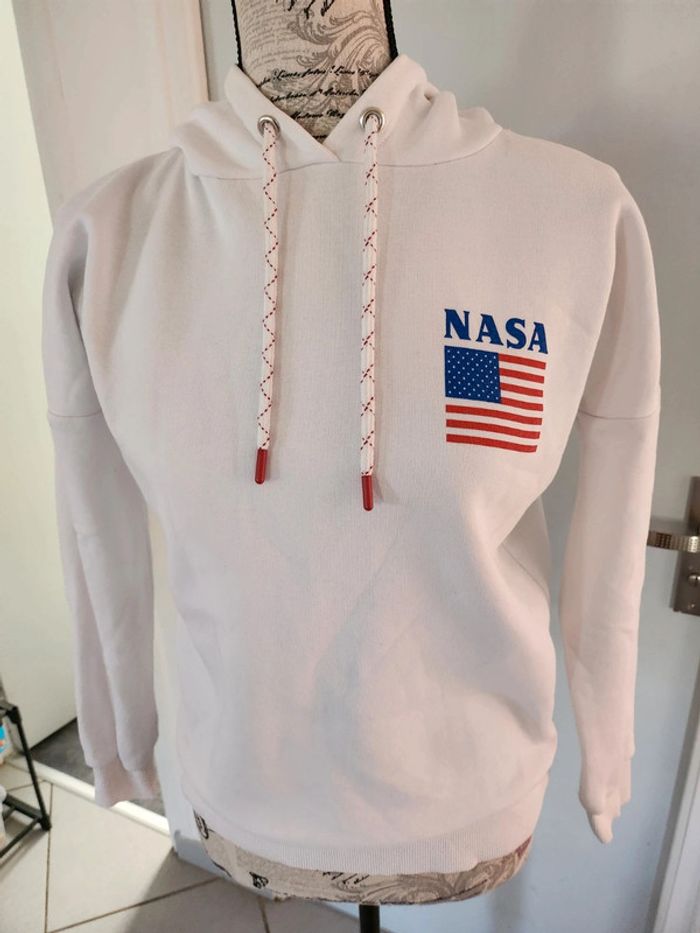 Très Joli pull blanc Nasa de taille 34 - photo numéro 2