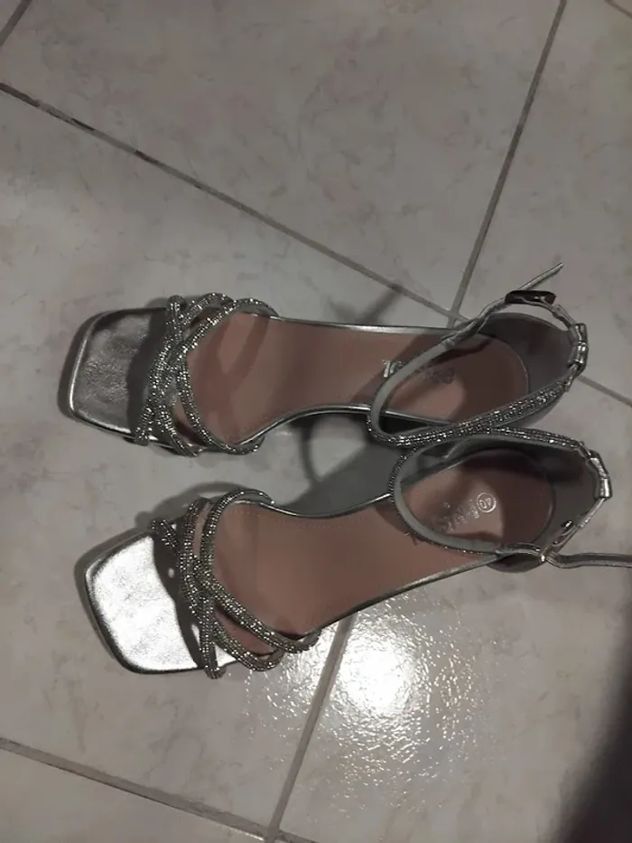 Leuke diamanten sandaaltjes! - photo numéro 3