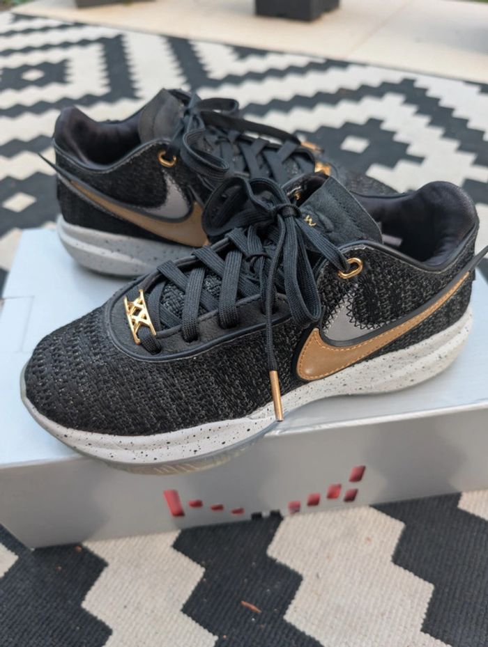 Basket Nike LeBron XX - photo numéro 11