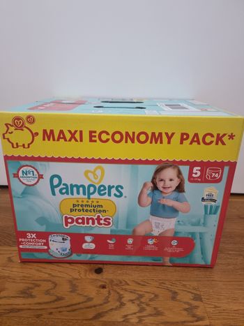 74 couches Pampers taille 5 pants
