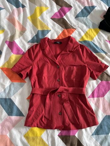 Blouse chemise à manches courtes bordeaux à boutons